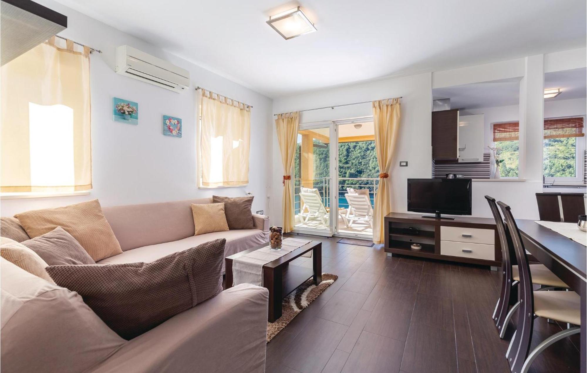 Gorgeous Apartment In Labin With Kitchen Exterior photo